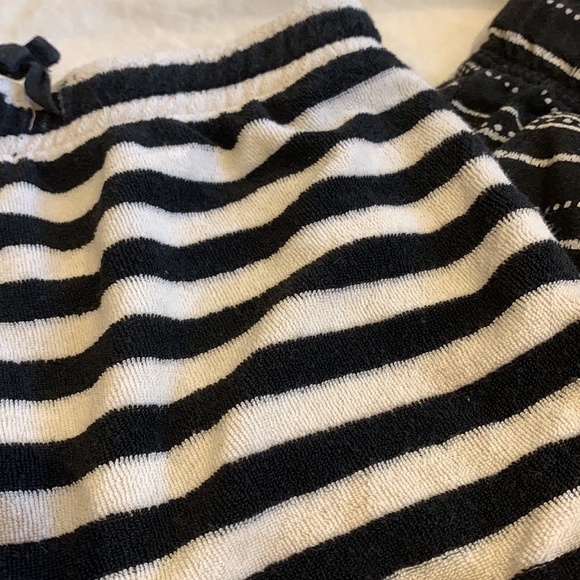 Two pairs of black and white shorts - Picture 2 of 7